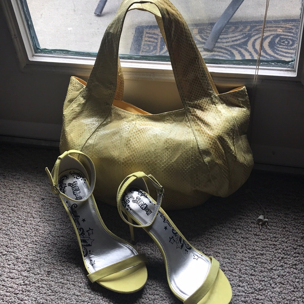 Brash heels size 8W🌺@ Snake Skin Purse